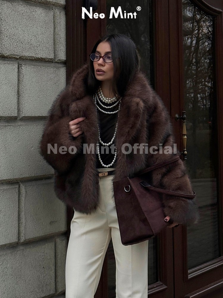 Streetwear Girl Brand - Manteau en fausse fourrure Neo Mint