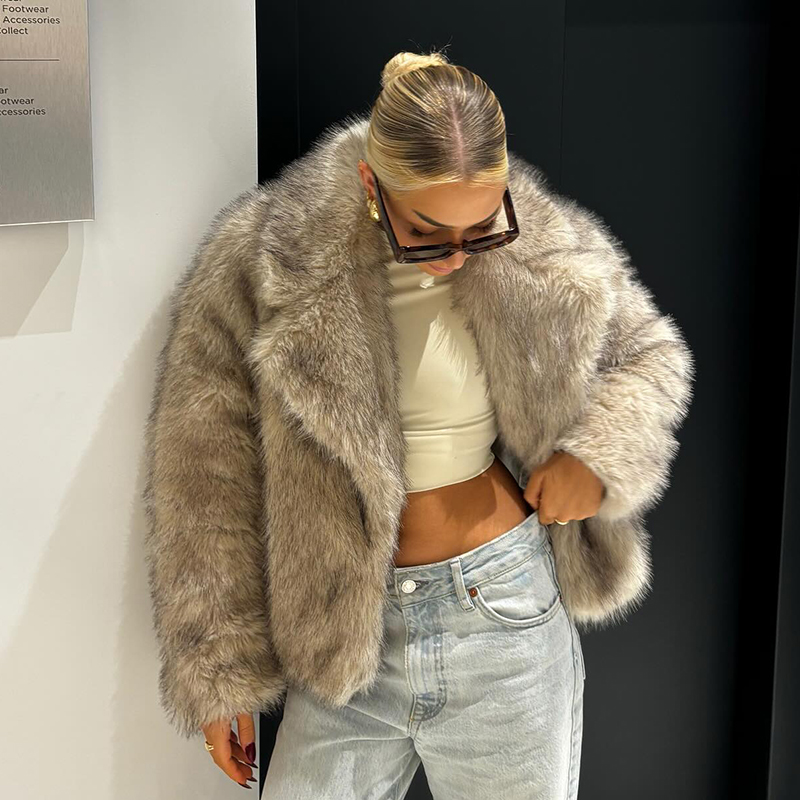 Streetwear Girl Brand - Veste Chic en Fausse Fourrure Dégradée