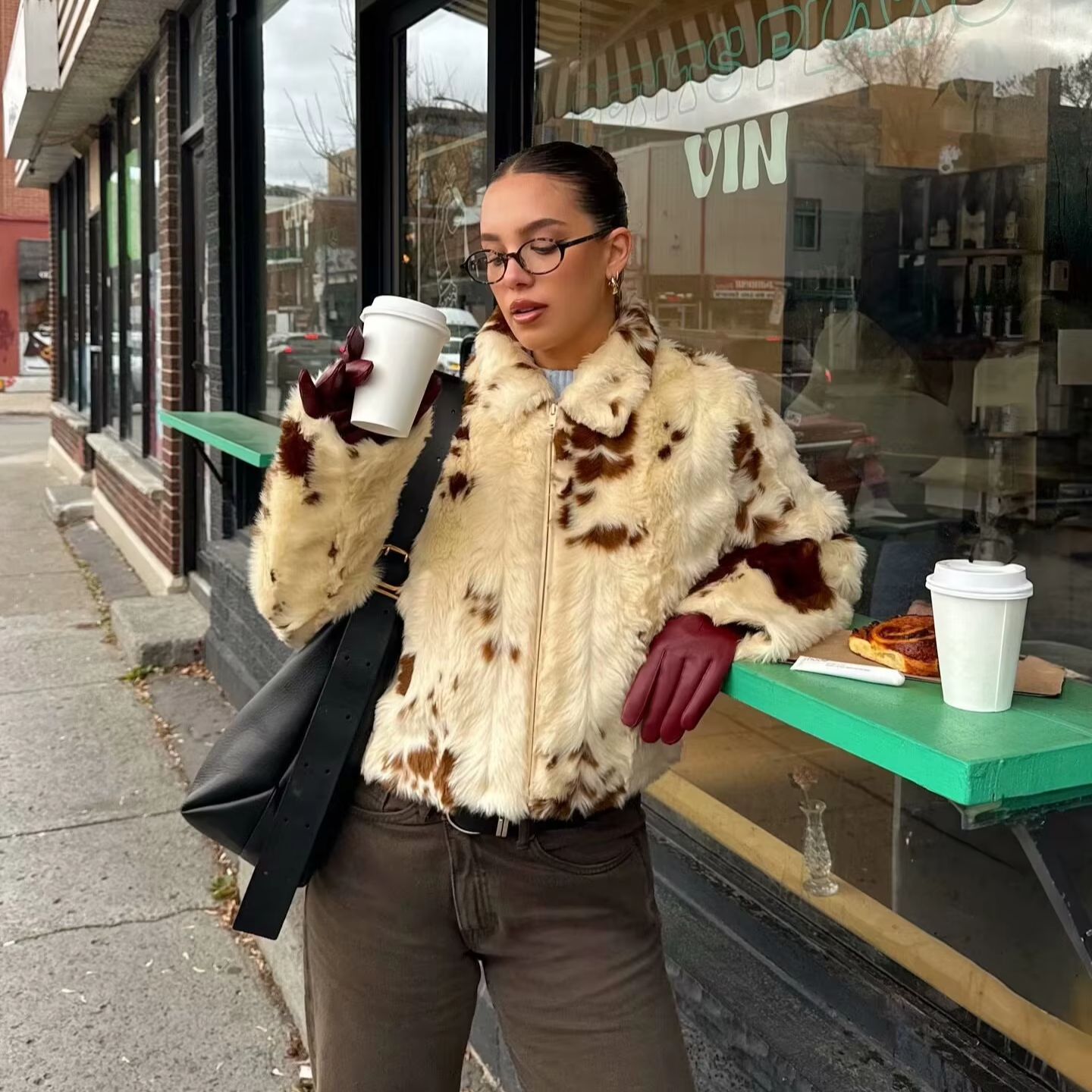 Manteau en fausse fourrure à i - Streetwear Girl Brand avis et prix