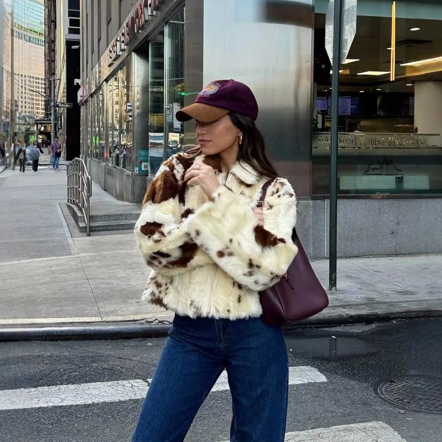 Manteau en fausse fourrure à i - Streetwear Girl Brand avis et prix