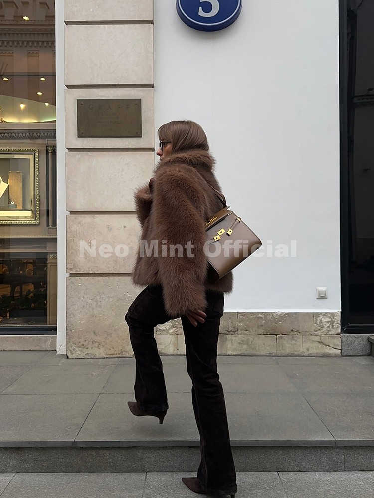 Manteau en fausse fourrure Neo - Streetwear Girl Brand avis et prix